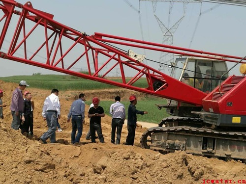 市水務局檢查市水務發(fā)展有限公司防汛工作